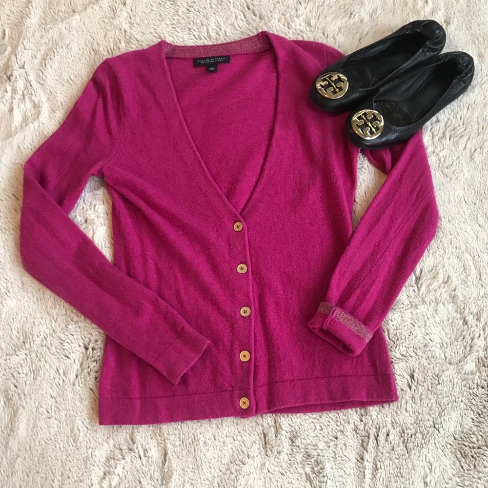 Banana Republic Sweater Made of Italian Yarn